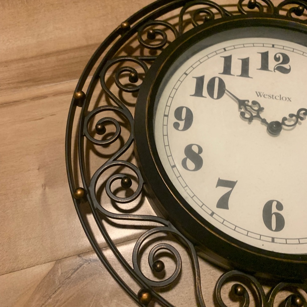 Westclox Wall Clock Rubbed Bronze Finish - Picture 7 of 9